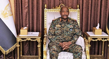 Sudan'da iki bakan görevden alındı