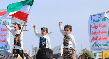 Yemen'de Gazze ve İran'la dayanışma gösterisi
