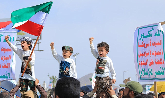 Yemen'de Gazze ve İran'la dayanışma gösterisi