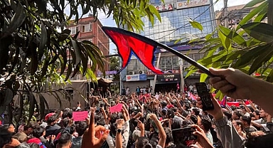 Nepal'da siyasi kaos sürüyor