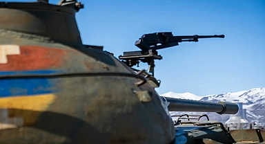 İsrail'den Dera'ya topçu saldırısı