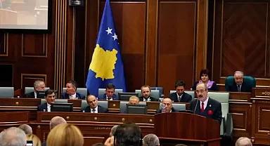 Kosova Meclisi Lahey kararını kınayan bildiriyi kabul etti