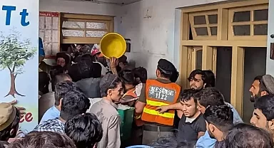 Pakistan'da okulun çatısı çöktü: 33 ölü